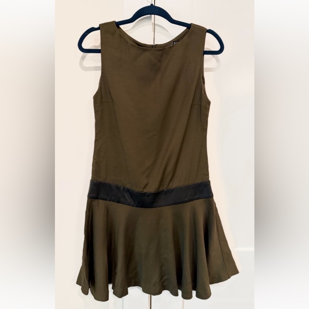 Alice + Olivia Sample Olive Drop Waist Dress With Leather Detailing Size 4 - Picture 2 of 15